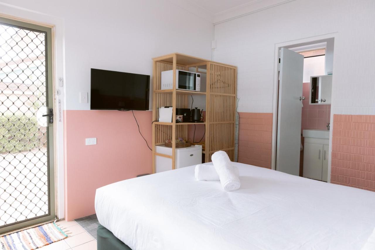 סוונסי Black Swan Waterfront Motel (Adults Only) מראה חיצוני תמונה