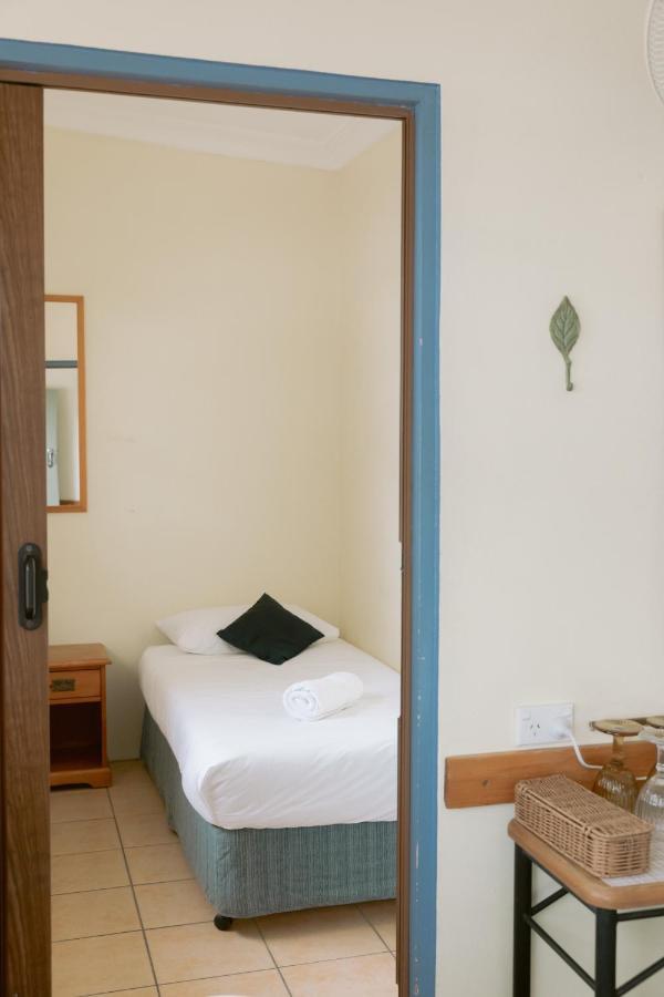 סוונסי Black Swan Waterfront Motel (Adults Only) מראה חיצוני תמונה