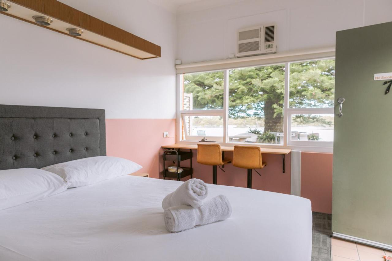 סוונסי Black Swan Waterfront Motel (Adults Only) מראה חיצוני תמונה
