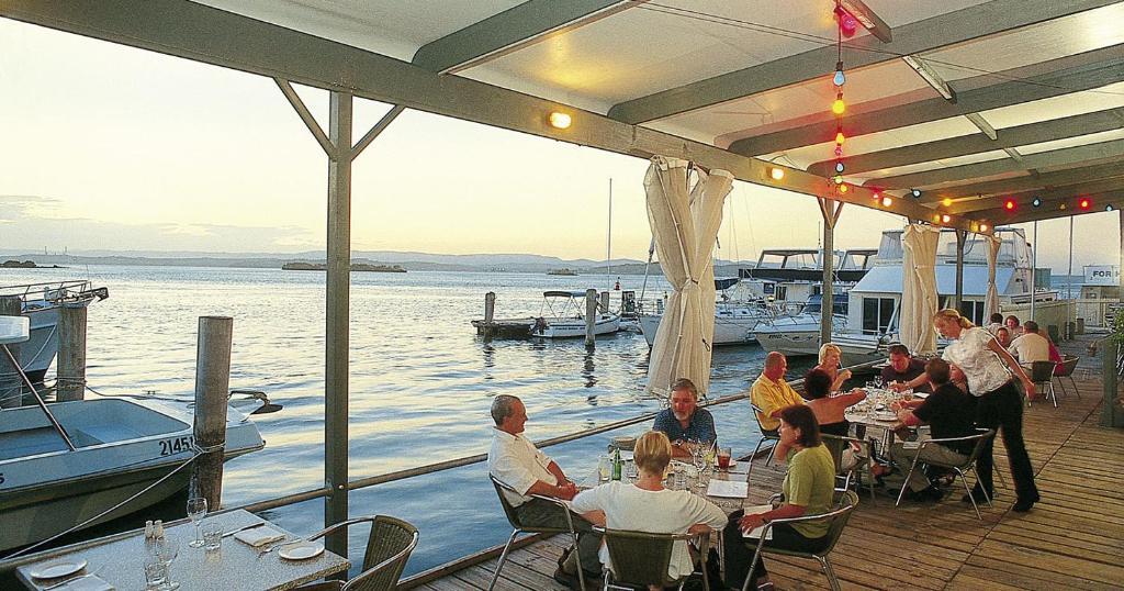 סוונסי Black Swan Waterfront Motel (Adults Only) מראה חיצוני תמונה