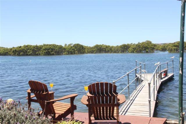 סוונסי Black Swan Waterfront Motel (Adults Only) מראה חיצוני תמונה